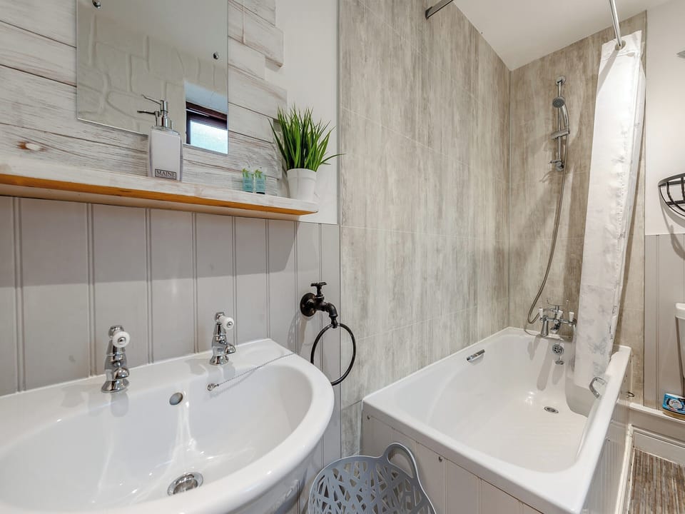 Bathroom | The Granary - Mellaston Cottages, Hundleton, near Pembroke