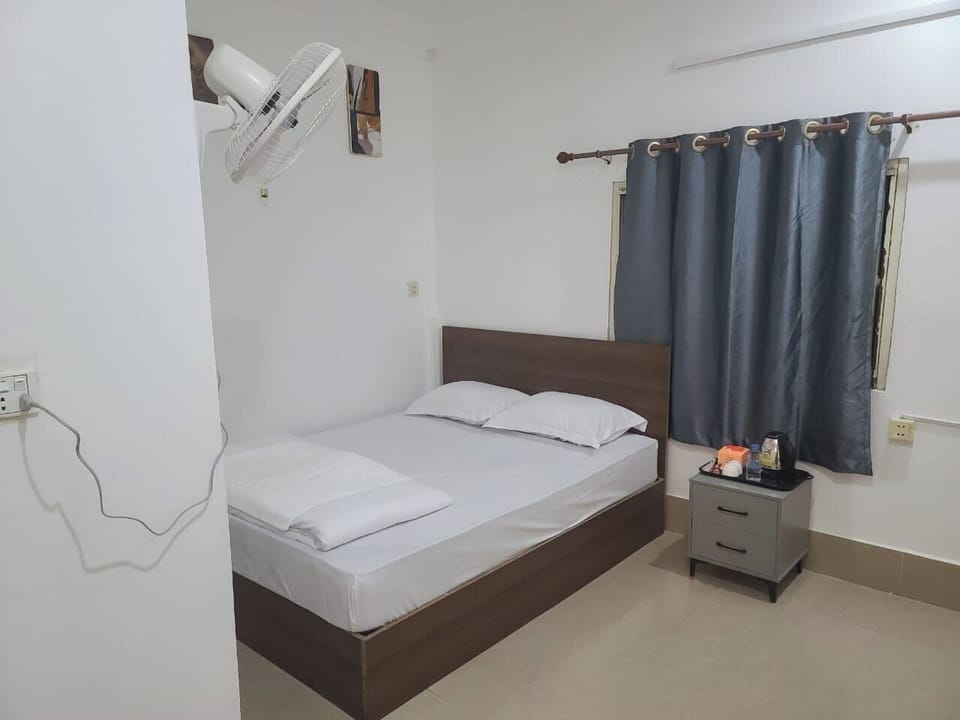 Economy Double Room, City View | Desk, laptop workspace, free WiFi