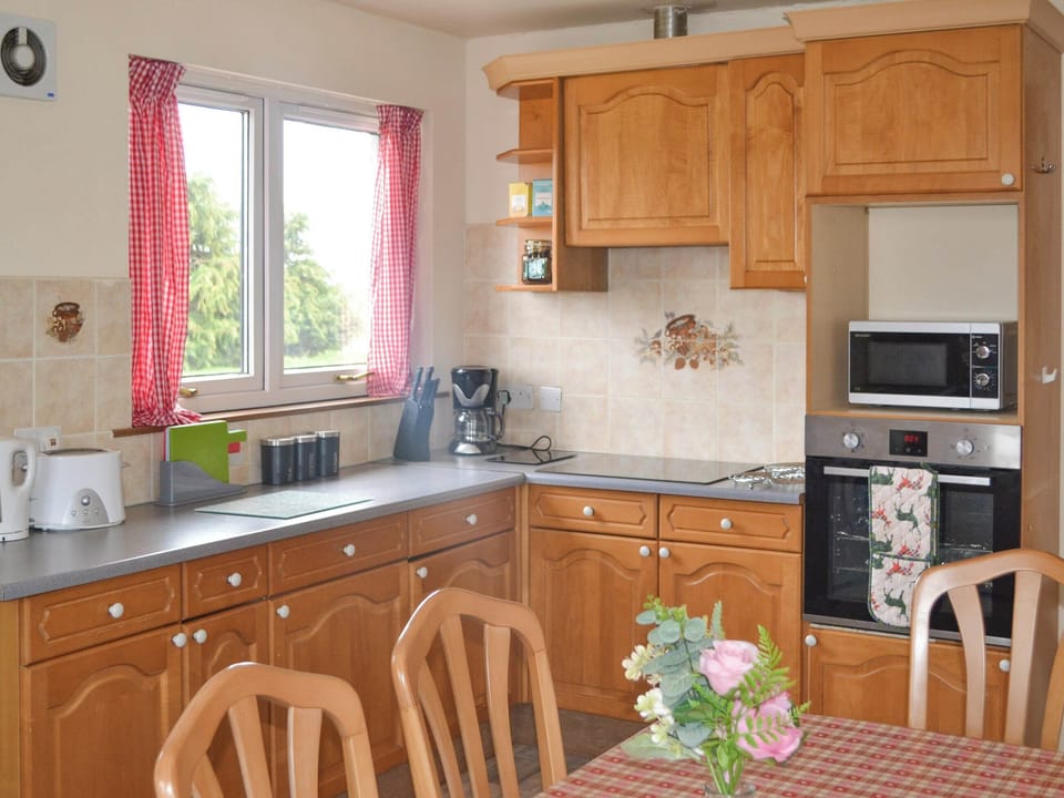 Kitchen/diner | The Junipers, Tain