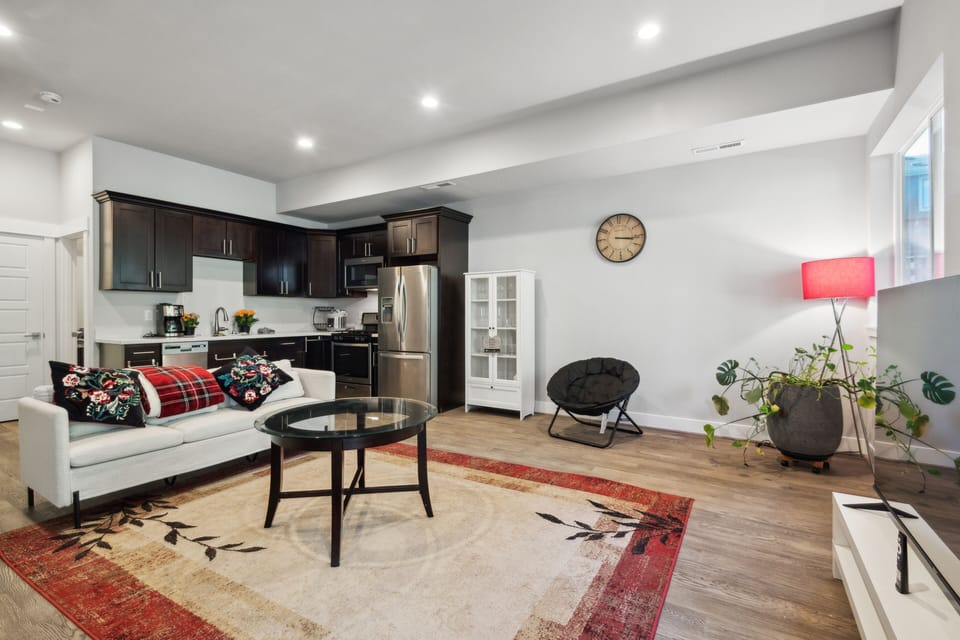 Home Decor, Furniture, Indoors, Living Room, Floor