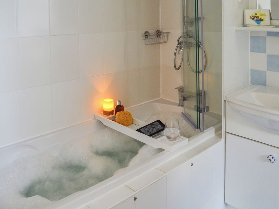 Shower room | Seahaven Cottage, Portknockie