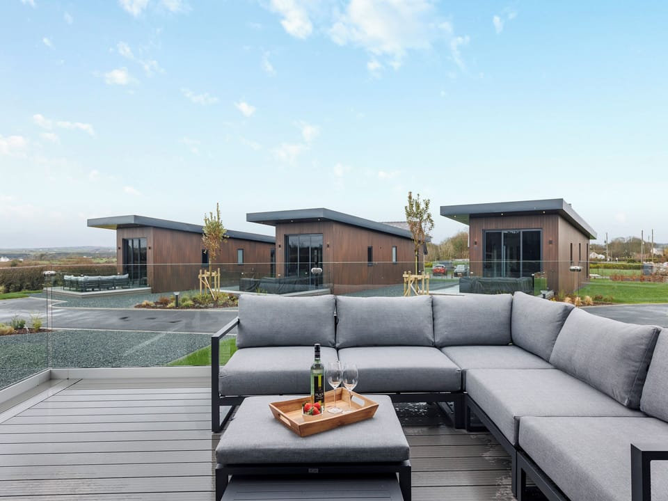 Sitting-out-area | Cefni Lodge 1 - Ty Llwyd, Llangefni