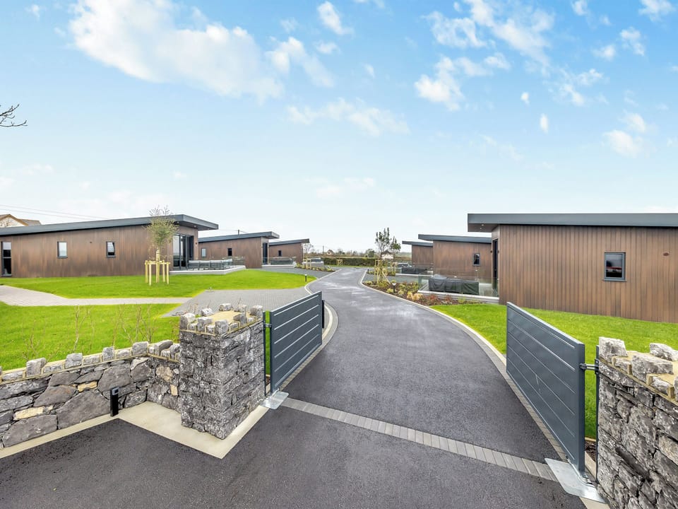 Exterior | Cybi Lodge 6 - Ty Llwyd, Llangefni