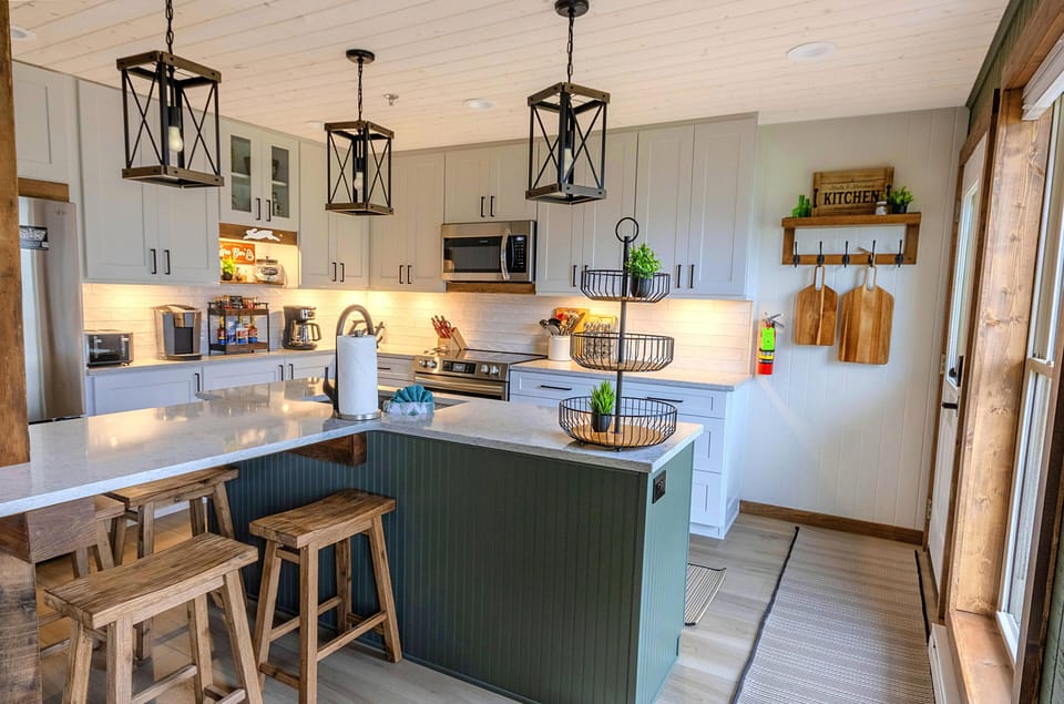 With seating for four people, the modern kitchen is a perfect place for cooking your meals!
