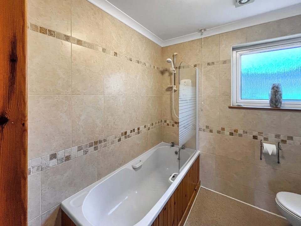 Bathroom | Wavecrest, Staffin