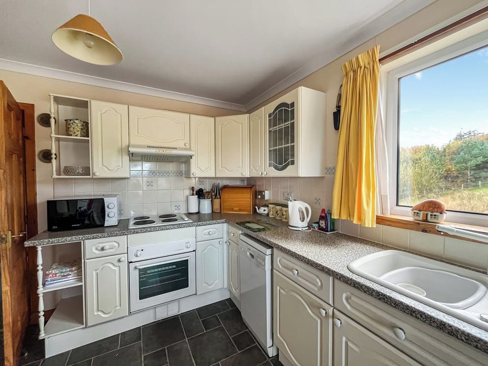Kitchen | Wavecrest, Staffin