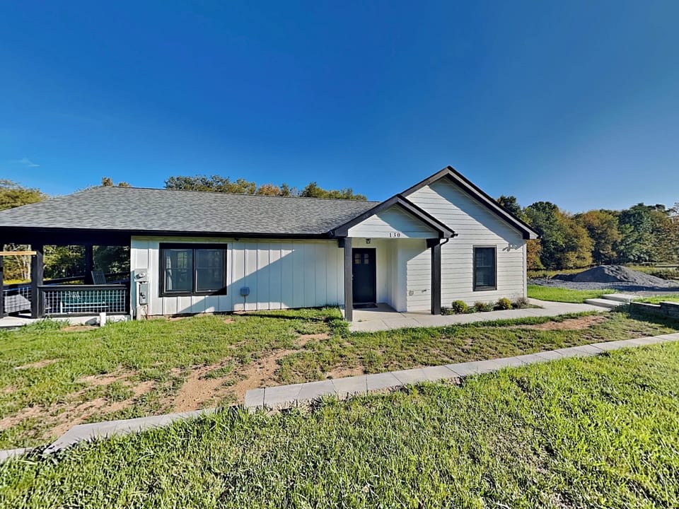 House (3 Bedrooms) | Property amenity