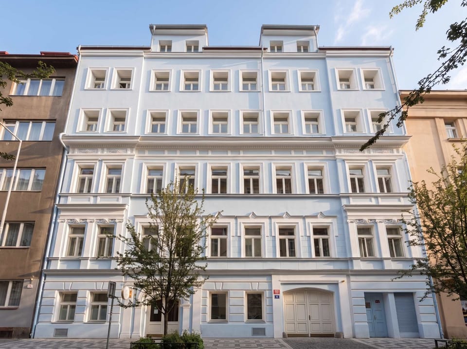 The building where is your apartment located