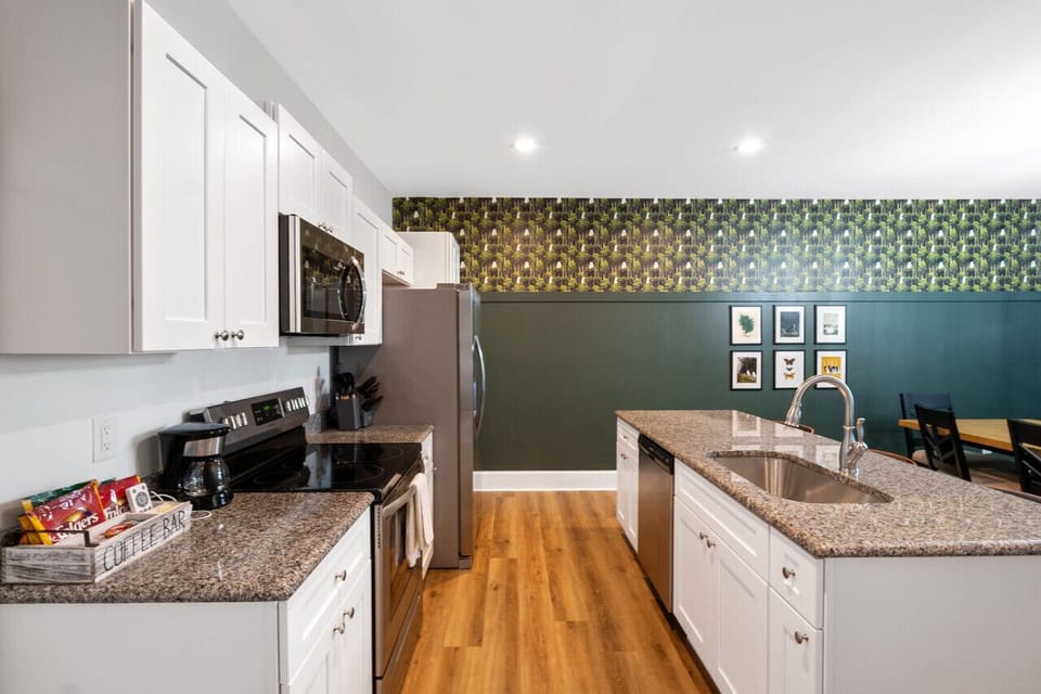 All new appliances and loaded with your essentials