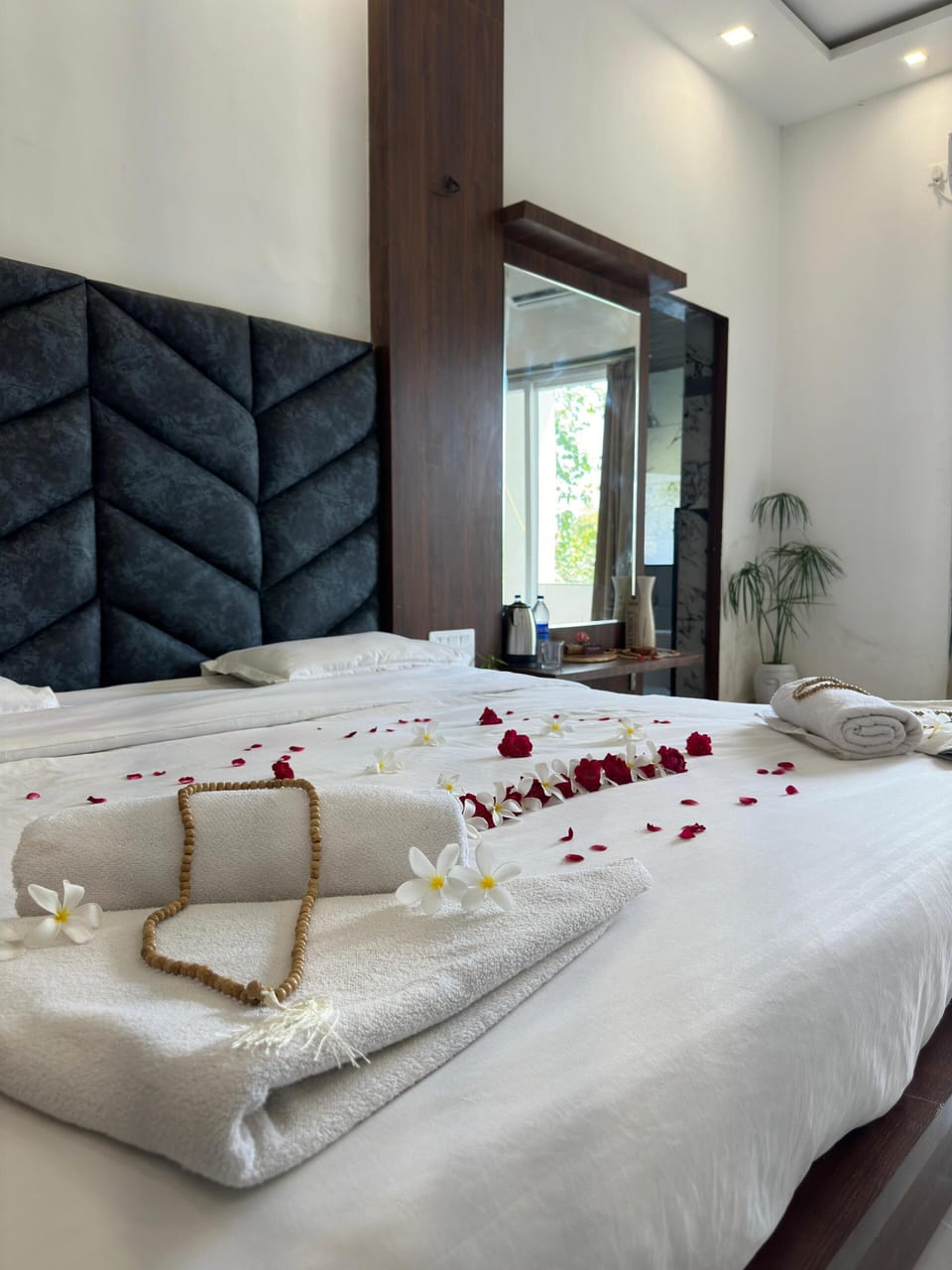 Deluxe Double Room, Balcony, Garden View | Desk, laptop workspace, WiFi (free)