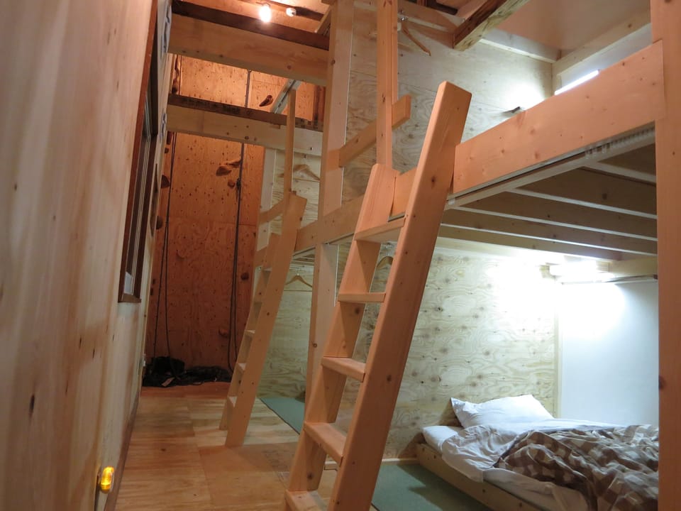[Female Dormitory] 1Bed in the 6-person shared room | In-room safe, individually decorated, individually furnished, desk