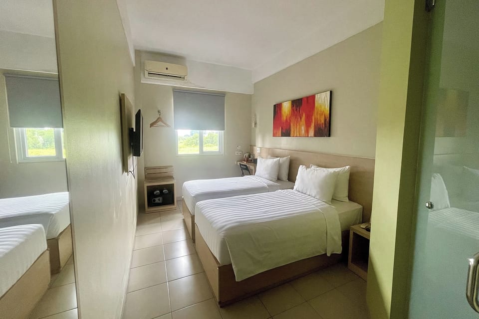 Superior Twin Room | In-room safe, desk, iron/ironing board, free WiFi
