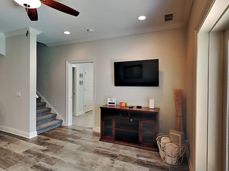 Studio (3 Bedrooms) | Property amenity