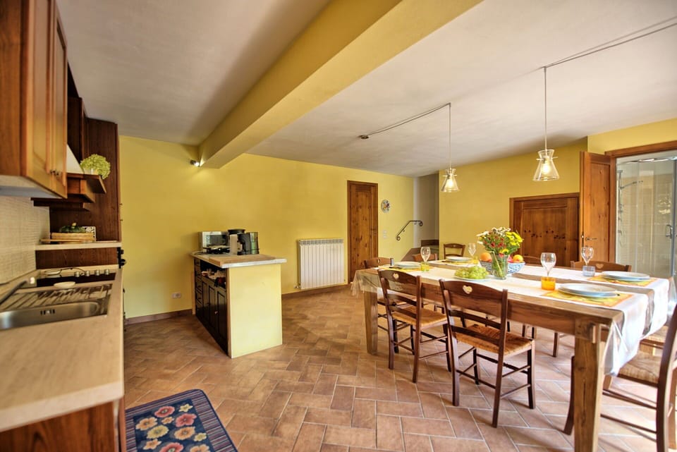 Dining Room, Kitchen