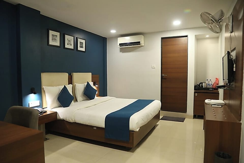 Deluxe Room | Premium bedding, individually furnished, desk, soundproofing