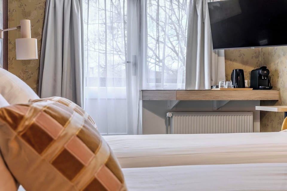 Luxury Double Room | Free WiFi, bed sheets