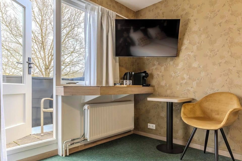 Luxury Double Room | Free WiFi, bed sheets