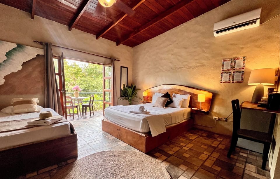 Comfort Quadruple Room | Desk, laptop workspace, soundproofing, free WiFi