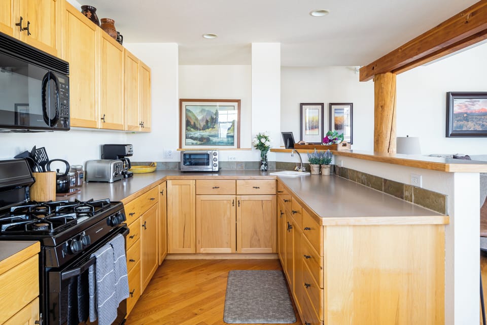 Kitchen Area (1)