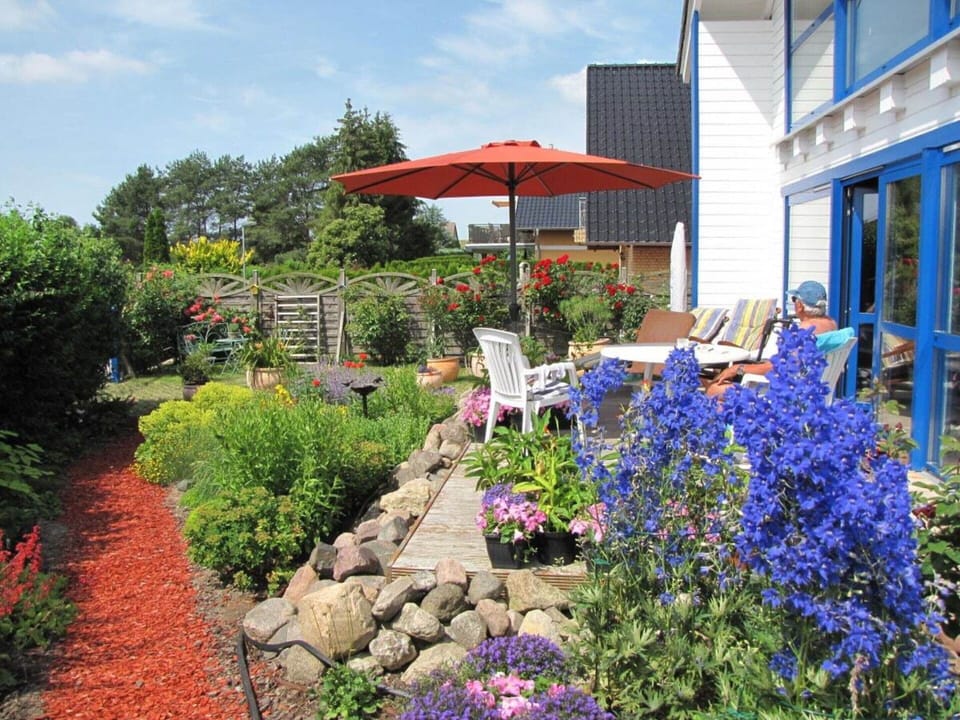 House | Outdoor dining