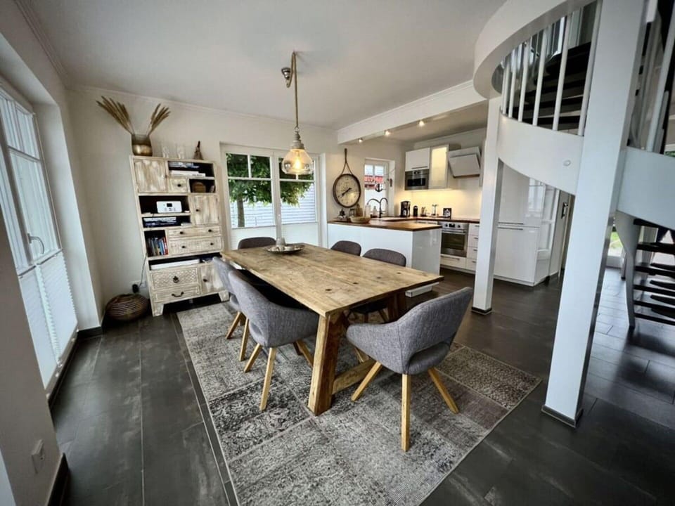 House | Dining
