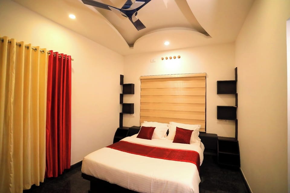 Deluxe Double Room, 1 Queen Bed, Non Smoking | Egyptian cotton sheets, premium bedding, down comforters