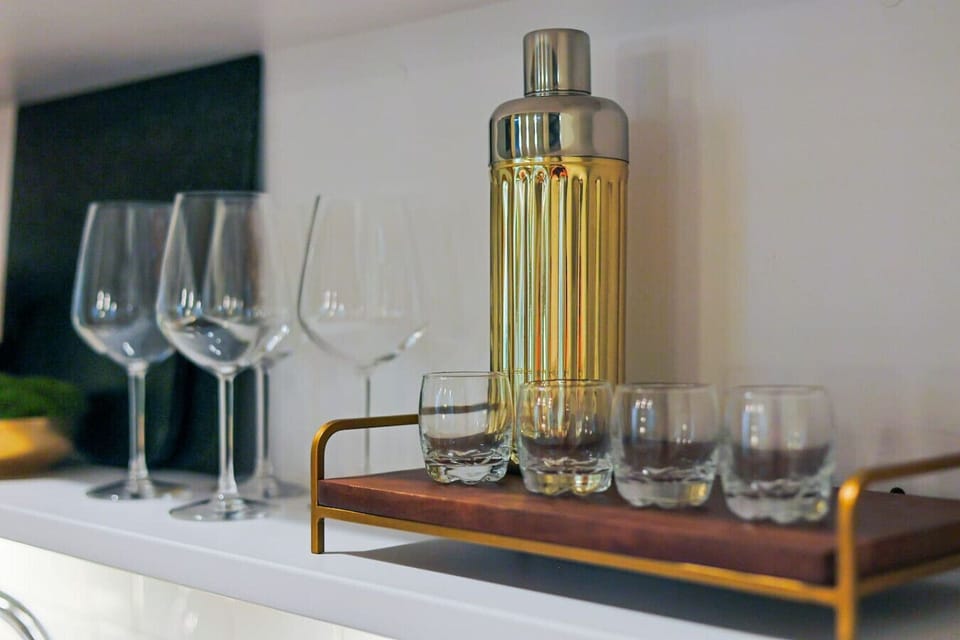 Cocktail Corner: Mix your favorite drinks with chic glassware and a stylish shaker!