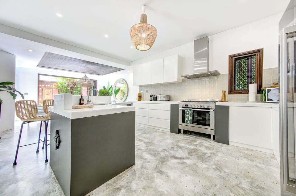 Chef's kitchen with everything you could possibly need for an amazing stay.