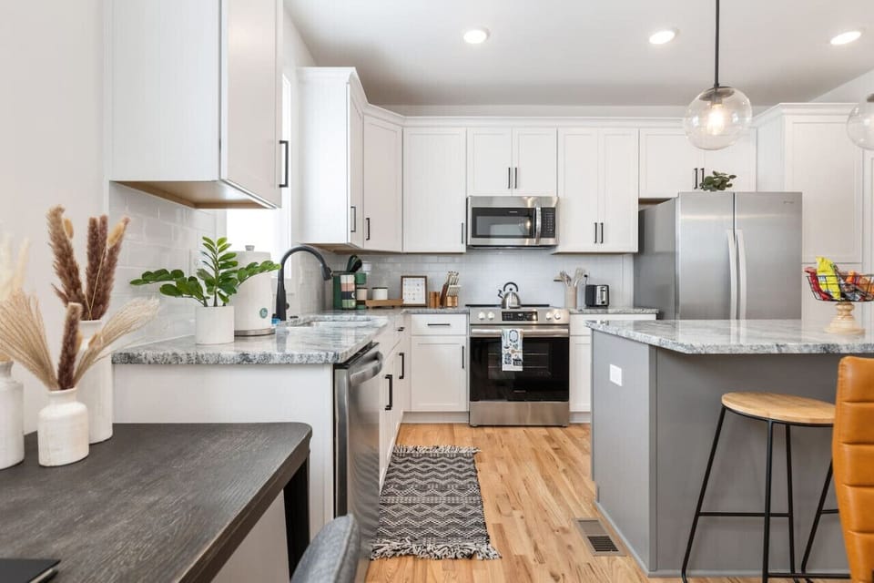 Cook like a pro in our modern, sunlit kitchen, complete with a dishwasher, fridge, microwave, and electric oven. With ample counter space and essentials like a Keurig and toaster, it`s perfect for whipping up meals.