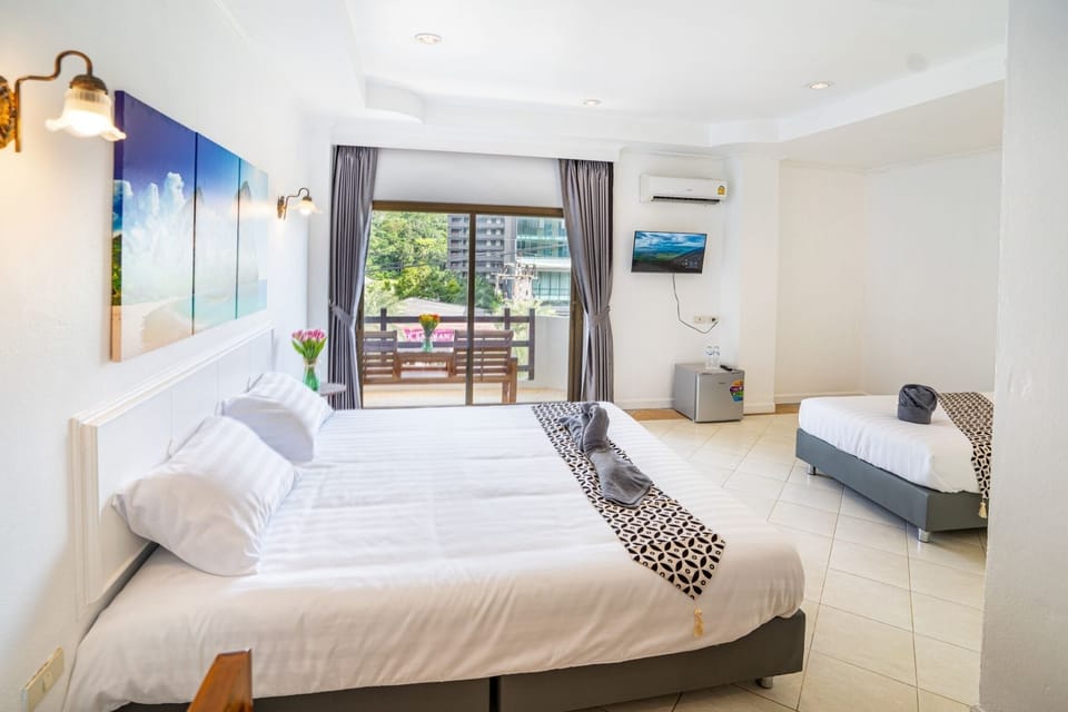 Family Room, Lanai | Free WiFi