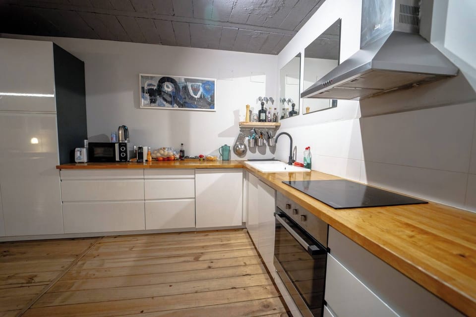 Apartment, 1 Bedroom, Balcony, City View | Interior