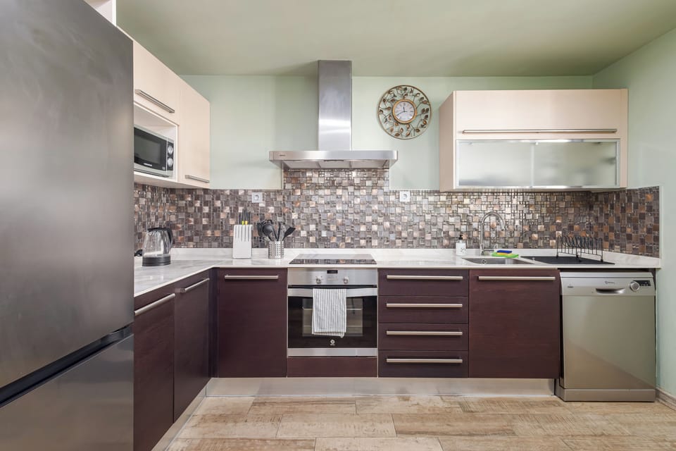 Apartment, 3 Bedrooms, Terrace, Mountain View | Interior