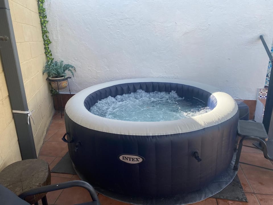 House, 3 Bedrooms, Smoking, Garden View | Outdoor spa tub