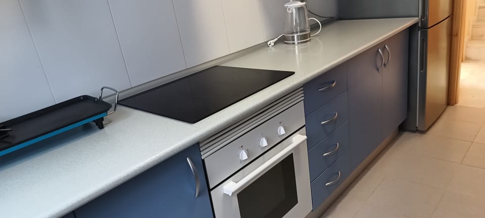 Apartment, 2 Bedrooms, Accessible, Smoking | Private kitchen