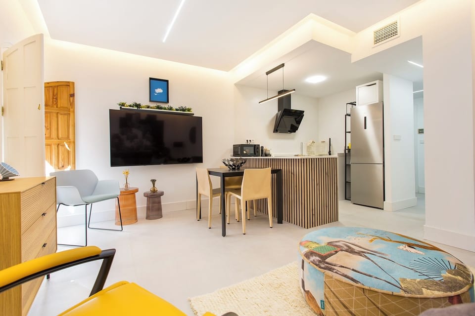 Apartment, 1 Bedroom, Balcony | Living room