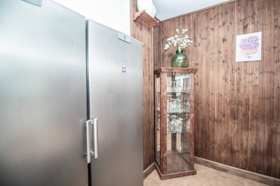 Apartment, 3 Bedrooms, Smoking, Balcony | Interior