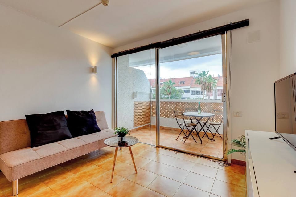 Apartment, 1 Bedroom, Balcony, Ocean View | Living area