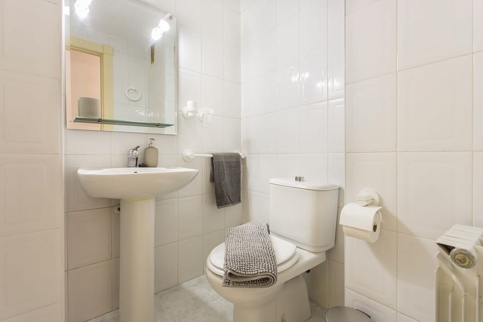Comfort and Beauty With Parking Space Included Apartment in Granada
