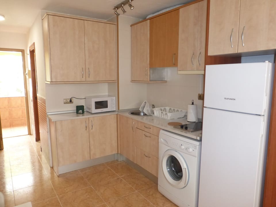 Apartment, 1 Bedroom, Pool View | Interior