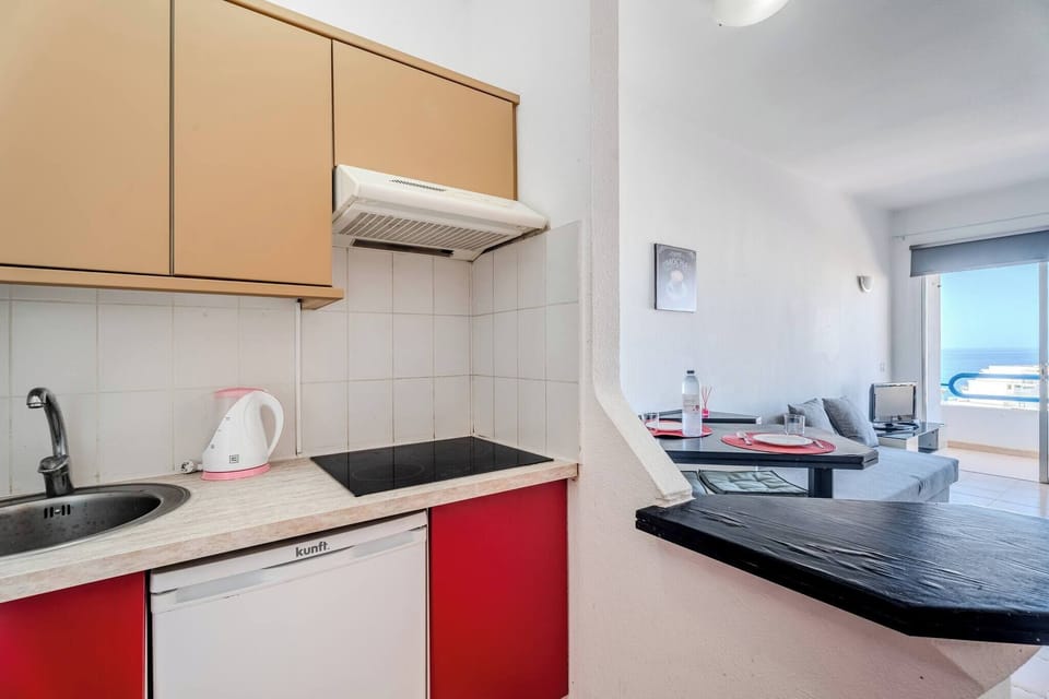 Apartment, 1 Bedroom, Balcony, City View | Interior