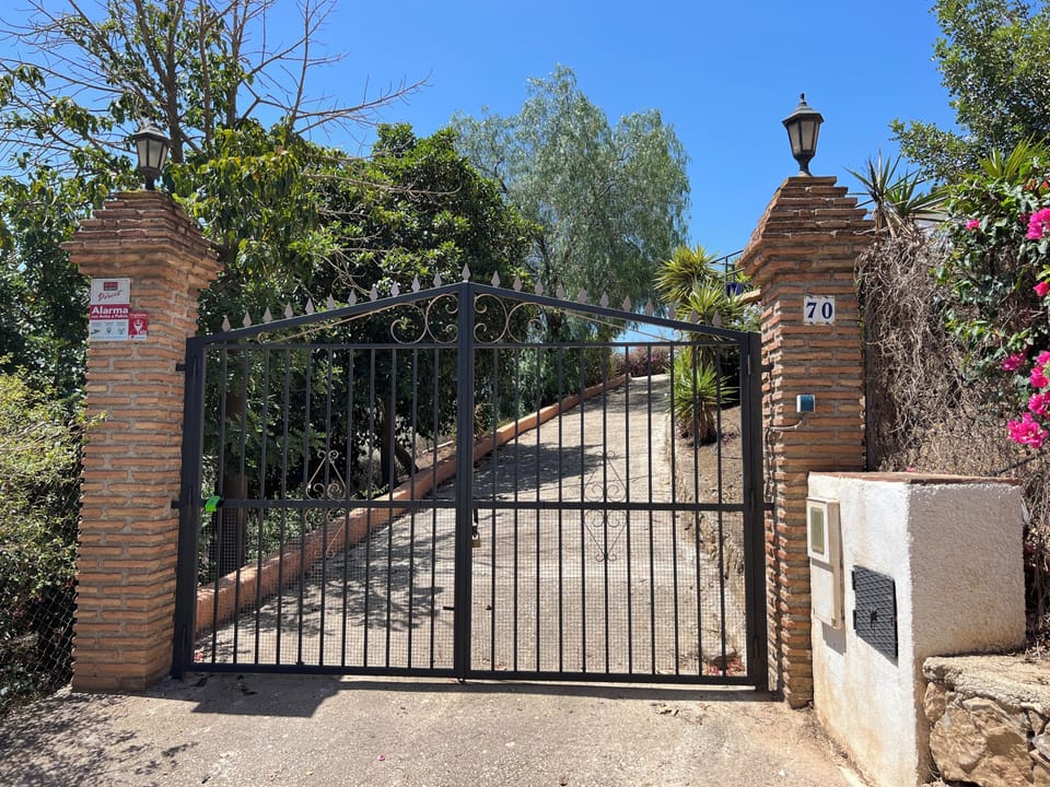 Cd-1383 Three Bedroom Villa With Pool Villa in Axarquía