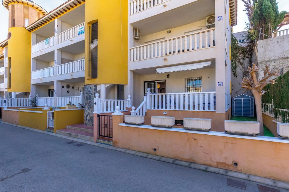 Apartment, 2 Bedrooms, Smoking, Patio | Front of property