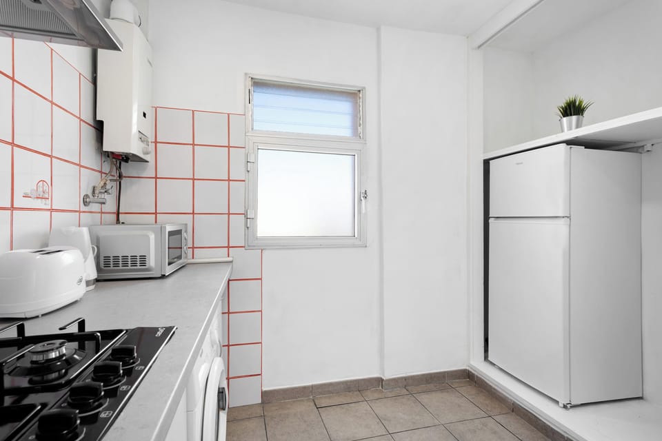 Apartment, 1 Bedroom, Balcony, City View | Laundry