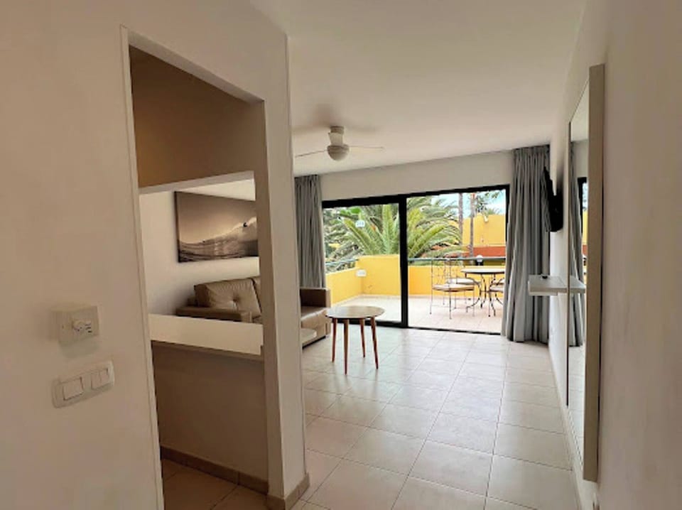 Apartment, Smoking, Balcony | Interior