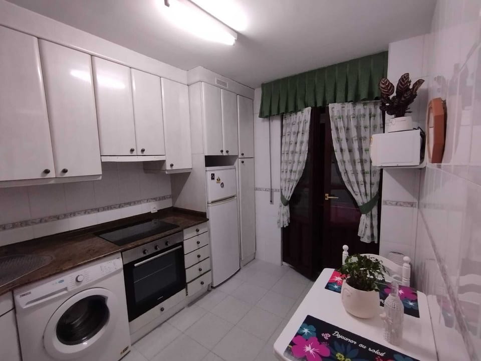 Apartment, 2 Bedrooms, Balcony, Garden View | Private kitchen