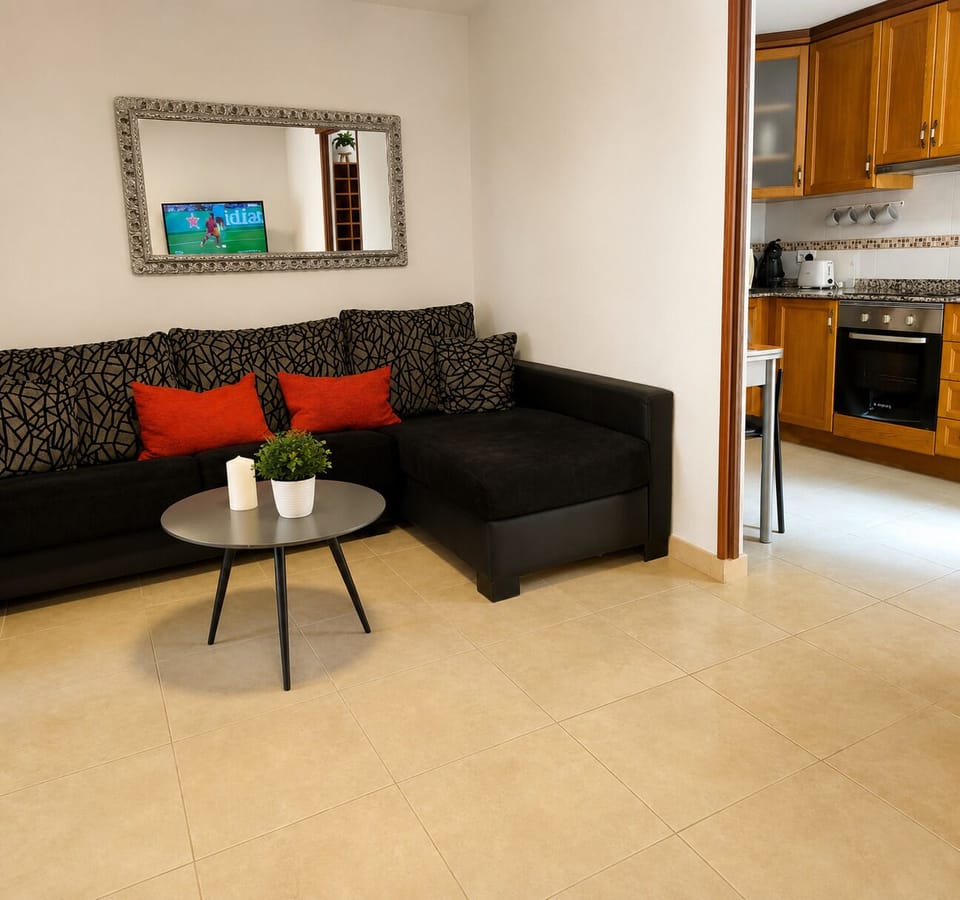 Apartment, 2 Bedrooms, Patio | Living room