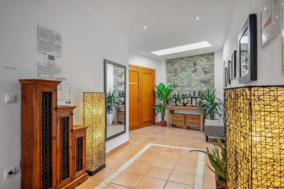 Villa, 6 Bedrooms, Accessible, Smoking | Interior