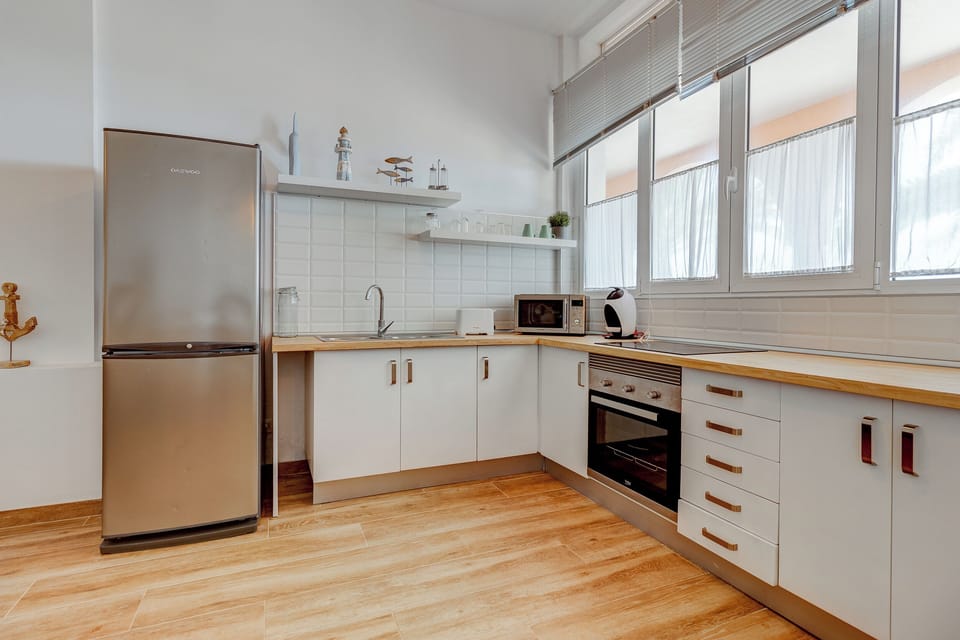 Apartment, 2 Bedrooms, Smoking, Balcony | Interior