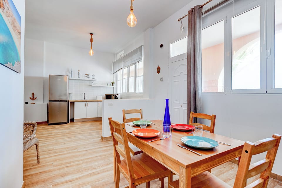 Apartment, 2 Bedrooms, Smoking, Balcony | Dining