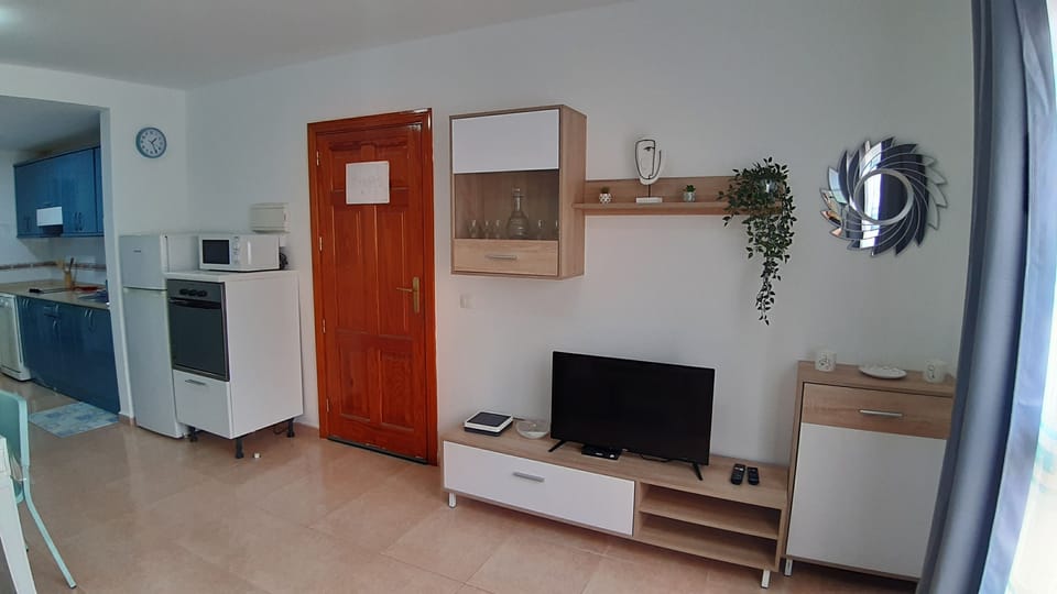 Apartment, 1 Bedroom, Accessible, Smoking | Room amenity